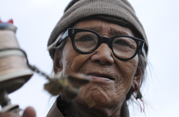 nepal_old_woman